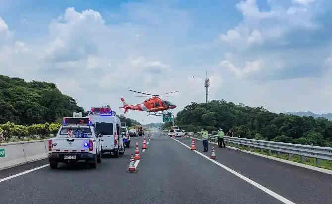 八宿高速公路汽车救援案例